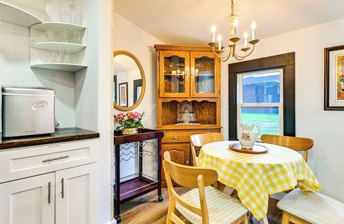 Cornelius Cabaña | Fish & Golf: Home w/ Yard in Downtown Cornelius