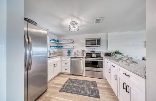 Delos Apartamento | Weekender by AvantStay | Gorgeous BEACH FRONT Home w/ Ocean View