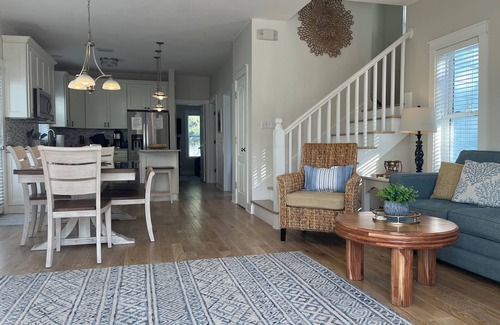 Seagrove Beach Casa | Cerca de la playa! Nueva cocina y pisos! Cerca de Seaside w / piscina privada htd!