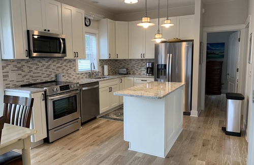 Seagrove Beach Casa | Cerca de la playa! Nueva cocina y pisos! Cerca de Seaside w / piscina privada htd!