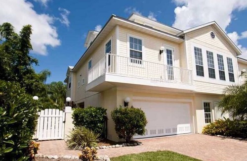 Holmes Beach Casa | A Pearl of A Beach Home - lujosa piscina privada climatizada y spa - para familias