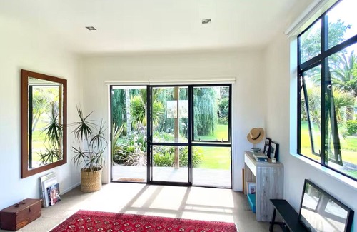 Matakana Casa | Weeping Willow