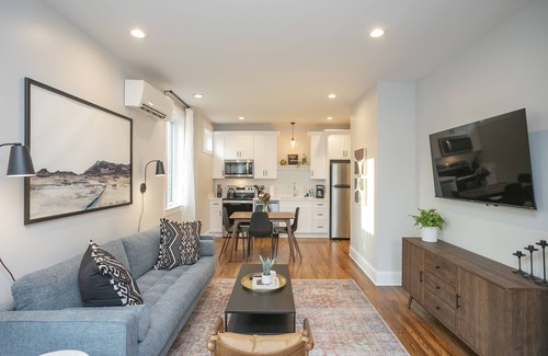 Eighth Avenue Casa | WeHo 3 Story Townhome 4 of 4 w/ Rooftop Deck WALKABLE! 8 mins drive to BRDWY!