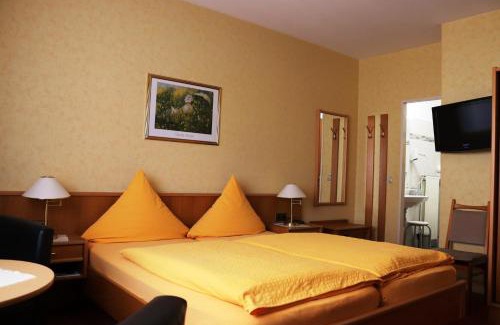 Zeltingen-Rachtig Casa | Weinstube Pension Moselblümchen