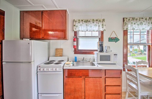 Laconia Cabina | Weirs Channel Cottage w/ Beach Access!