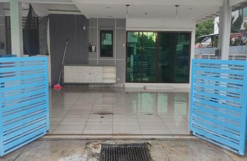 Paya Simpang Empat Genting Casa | WeJDAN TWO POINT O WHOLE HOUSE BUT BUDGET PARTIAL BOOKING 2ROOMS 2BATHROOMS AND NEVER MIX WITH OTHERS AND YOUR TEAM ONLY BALIK PULAU, PENANG ISLAND