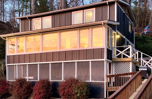 Lake Lure Casa | ❤️❤️ ❤️❤️Lakefront casa reformada con impresionantes vistas en una cala tranquila
