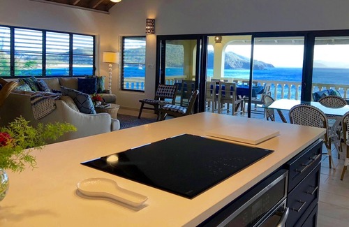 Spanish Town Villa | 25% Tarifas de Invierno de descuento! Enero y febrero ~ A ~ sueño hecho realidad! Villa frente al mar