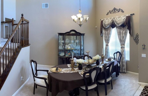 Valley Oak Casa | WELCOME HOME- A quiet, peaceful, and cozy place to relax