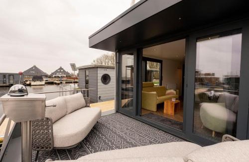 Offingawier Apartamento | Welcome in - Houseboat - Paviljoenwei 4 - Sneek 'Boatique Sneek'