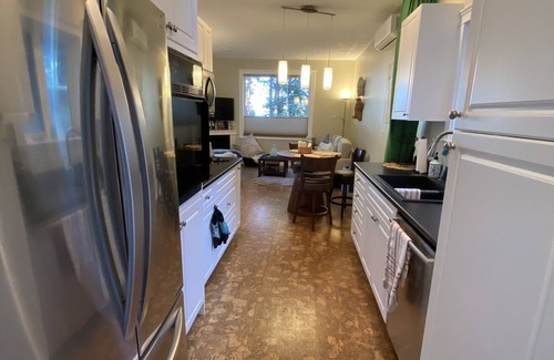 Comox Casa | Welcome Kye Bay Nest at the beach - relax, restore, and explore. H820823952