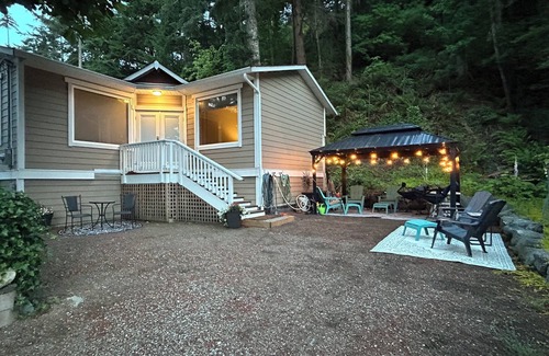 Comox Casa | Welcome Kye Bay Nest at the beach - relax, restore, and explore. H820823952