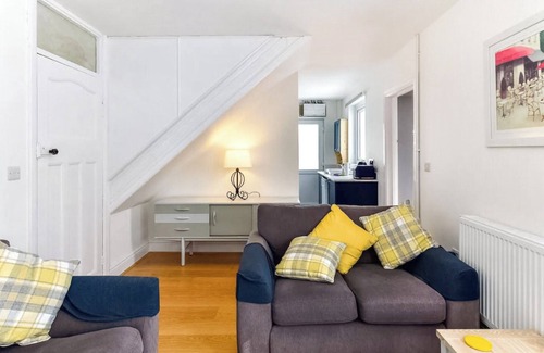 Reynoldston Cabaña | Welcome to BrynView in Reynoldston, Gower.