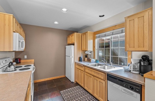 Redmond Casa | Welcome to Cinnamon Chalet – Your Cozy Escape in Eagle Crest Resort! Dog Friendl