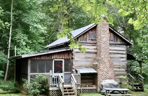 Lexington Cabina | Welcome to circa 1775 Virginia!