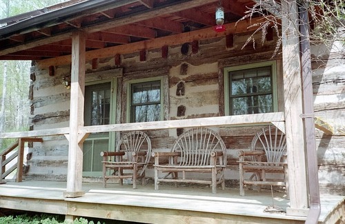 Lexington Cabina | Welcome to circa 1775 Virginia!