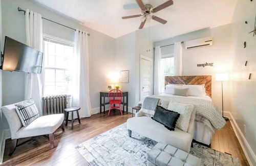 Daniels Hill Cabaña | Welcome to Cozy Cottage: Relax. Explore. Retreat.