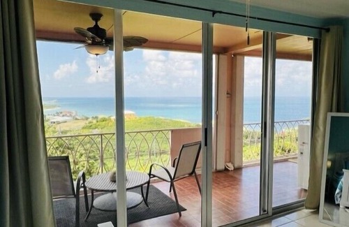 Christiansted Condominio | Welcome to Crucian Sunsets! 3 bedroom, 2 bath renovated condo of Coakley Bay Condominiums!