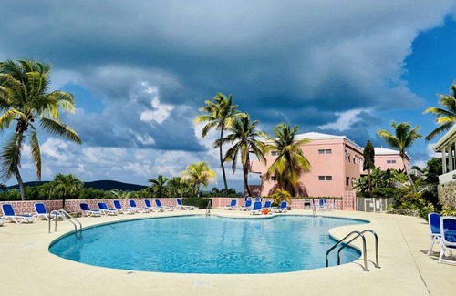 Christiansted Condominio | Welcome to Crucian Sunsets! 3 bedroom, 2 bath renovated condo of Coakley Bay Condominiums!