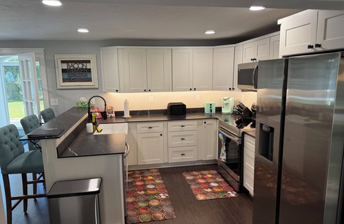 Elrama Casa | Welcome to Finley-Villa! A cozy 3-bedroom, 3 full bath house in Finleyville