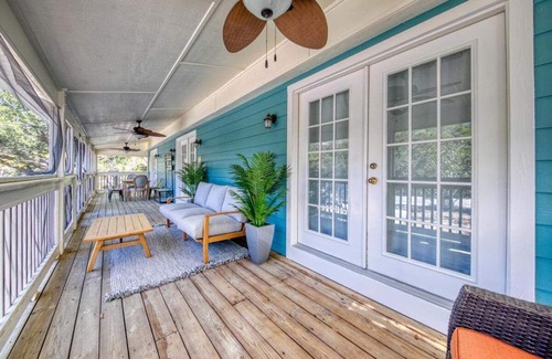 White's Gulfview Casa | Welcome to 'Front Porch Sitting'