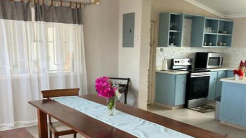 Callendar Casa | Welcome to Hope Winds, a charming property ranch-style house on a seren