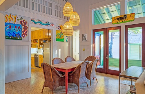 Seaside Cabaña | Welcome to Idlewild South! Steps to both downtown and the beach.