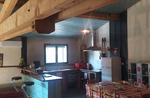 Rouffiac-d'Aude Apartamento | Welcome to the workshop, comfortable loft equipped for a pleasant stay.