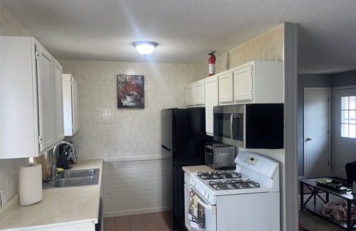 Brooklyn Park Casa | Welcome to Miracle House, a family friendly home away from home.