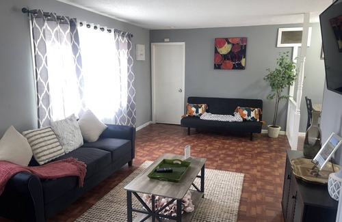 Brooklyn Park Casa | Welcome to Miracle House, a family friendly home away from home.