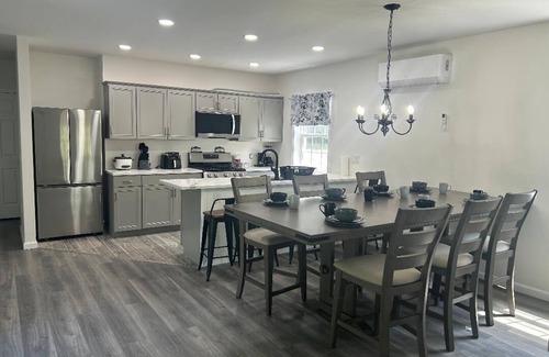 New Paltz Casa | Welcome to New Paltz. Charming 3-bedroom house with AC, WIFI,