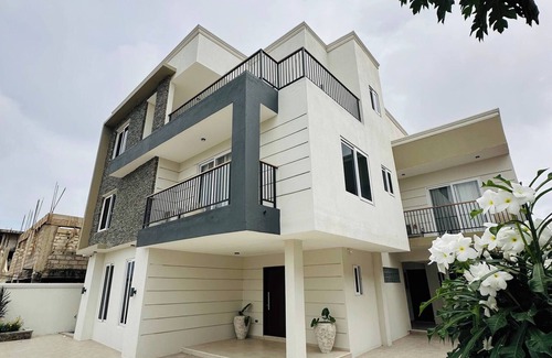 Teshie Apartamento | Bienvenido a Ninamo Suites