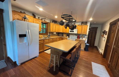 Wallenpaupauk Lake Estates Chalet De Esquí | Welcome to On the Rocks a charming retreat located near Lake Wallenpaupack