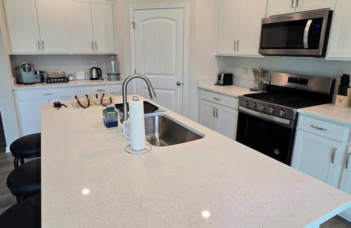 Frankford Casa | Welcome to our 4-bedroom house in Millville!We provide everything you need!