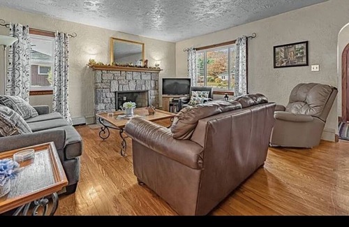 Jones Mills Cabaña | Welcome to our Cottage in the Laurel Highlands!