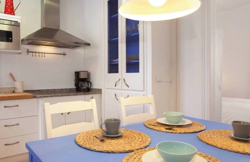 El Parc i la Llacuna del Poblenou Apartamento | ¡Bienvenido a nuestro acogedor apartamento en Poblenou! Te encantará por su ubicación, cerca de los principales lugares de interés de Barcelona y, al mismo tiempo, alejado del ruido de la ciudad.