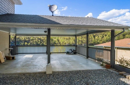 Ingles Casa | Welcome to Owens Oasis on serene Claytor Lake in Dublin, VA