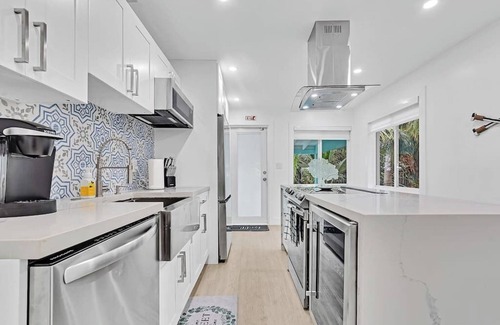 Riverside Park Casa | Welcome to Paradise! Secluded 4 bed, 3bath, pool.