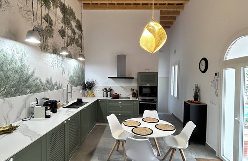 Puerto Real Casa | Casa senorial con jardin y piscina privada en el casco historico de Puerto Real