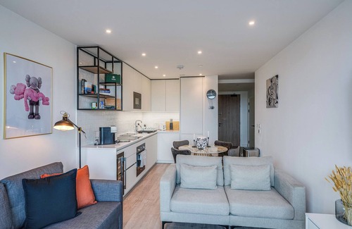 Alperton Apartamento | Welcome to Plotseeker’s Modern 2-bedroom flat in Wembley, just minutes from Wembley Stadium and with direct access to Central London and Heathrow. Ideal for families, couples, and business travelers.