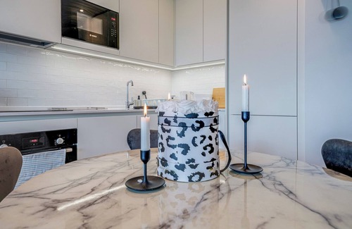 Alperton Apartamento | Welcome to Plotseeker’s Modern 2-bedroom flat in Wembley, just minutes from Wembley Stadium and with direct access to Central London and Heathrow. Ideal for families, couples, and business travelers.