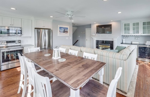 Dennis Casa | Welcome To Seaside Estate - .1 Mile to Corporation Beach