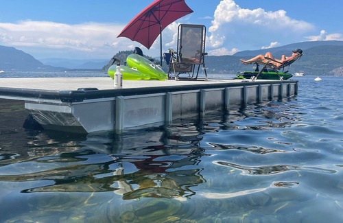 Blind Bay Casa | Welcome to Summer Camp! Escape to the shores of beautiful Shuswap Lake.