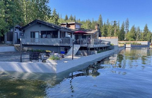 Blind Bay Casa | Welcome to Summer Camp! Escape to the shores of beautiful Shuswap Lake.