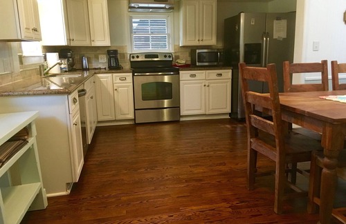 Folly Beach Casa | Bienvenido a Swell Cottage! Impresionante Second Folly Beach con excelentes vistas al mar