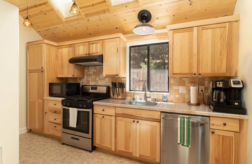 Pine Mountain Club Cabina | Welcome to “The Perfect Getaway”, four season retreat.