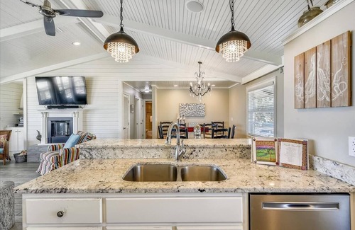 St. George Island Casa | WELCOME TO TEMPTATION ISLAND where your dreams of an amazing vacation become a reality!