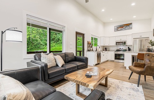 Asheville Cabaña | Welcome to the Blue Ridge Treehouse