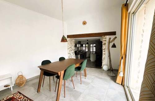 Molitg-les-Bains Villa | Bienvenido a la Casita y su gran terraza en el corazón del pueblo histórico.