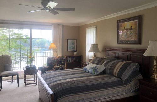 St. Clair Casa | Welcome To The Hilltop River House